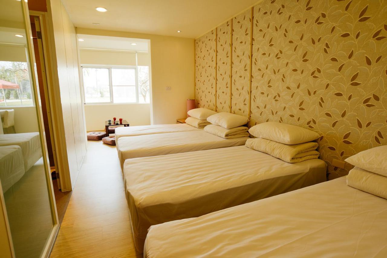 Chengching Lakefront Resort Kaohsiung Buitenkant foto