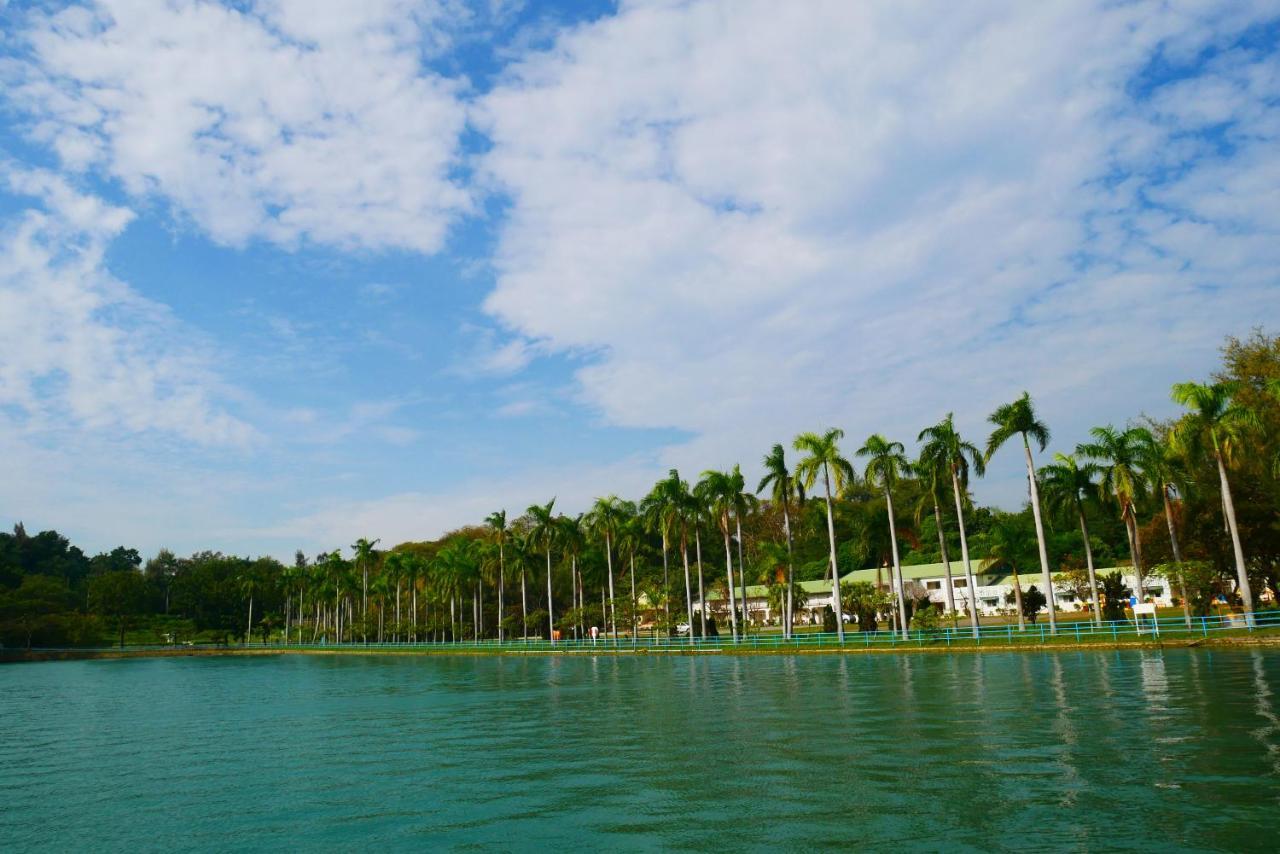 Chengching Lakefront Resort Kaohsiung Buitenkant foto