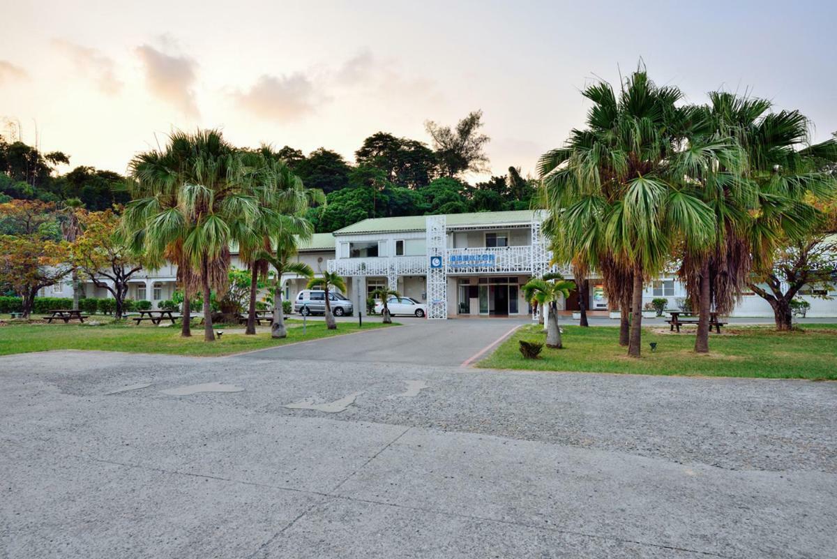 Chengching Lakefront Resort Kaohsiung Buitenkant foto