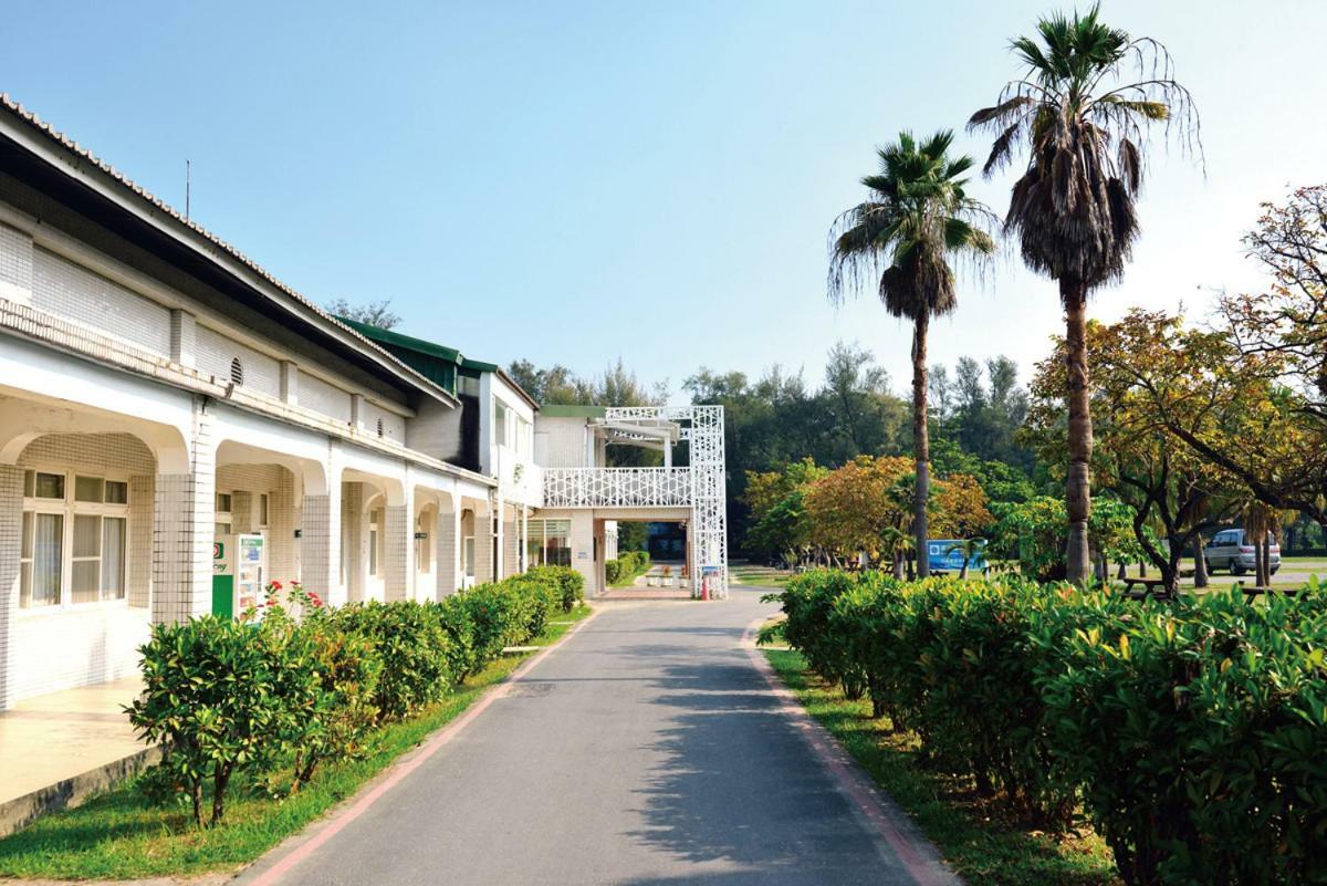 Chengching Lakefront Resort Kaohsiung Buitenkant foto