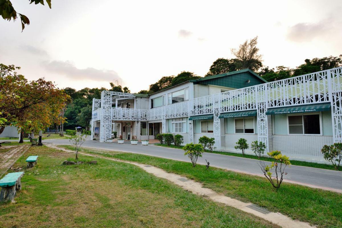 Chengching Lakefront Resort Kaohsiung Buitenkant foto