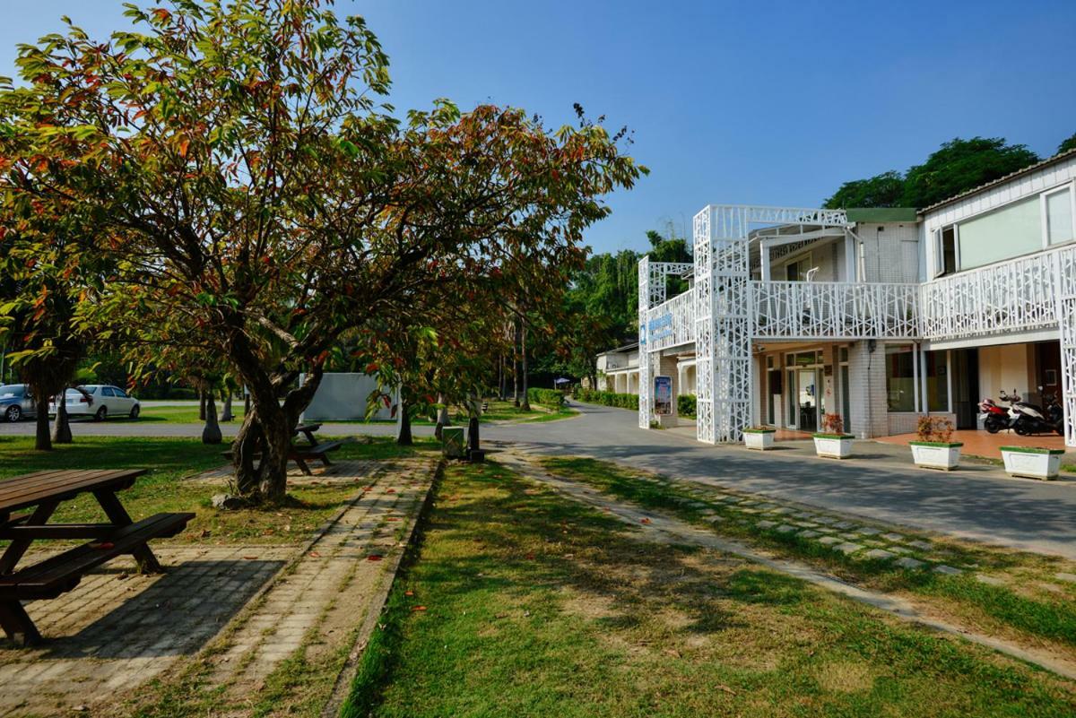 Chengching Lakefront Resort Kaohsiung Buitenkant foto